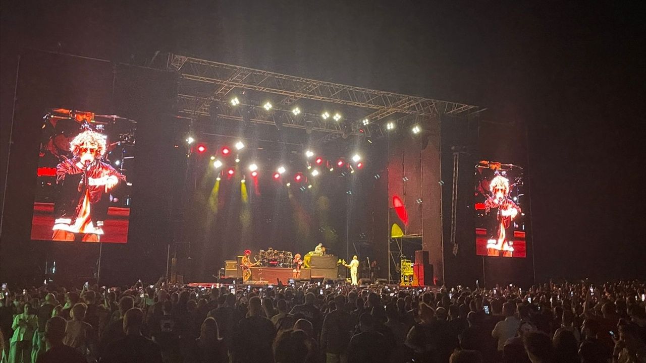 Limp Bizkit İstanbul'da: 14 Yıl Sonra Ataköy Marina Arena'da Sahne Aldı