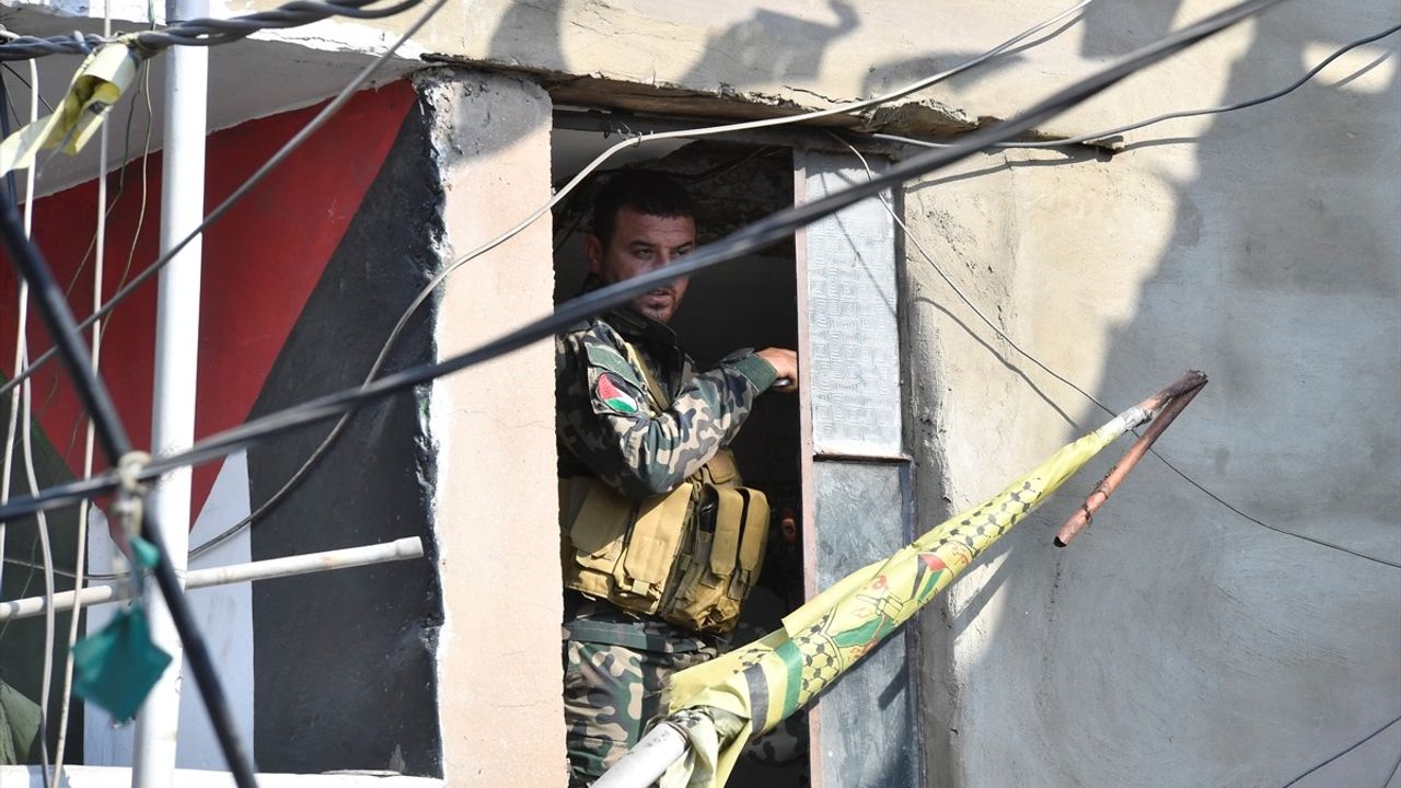 Lübnan'da Filistin Kamplarında Silah Tesliminde İlk Aşama Başladı