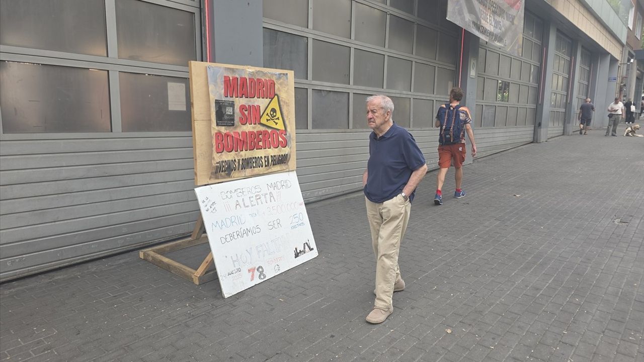 Madrid'de Orman İtfaiyecileri Süresiz Greve Başladı