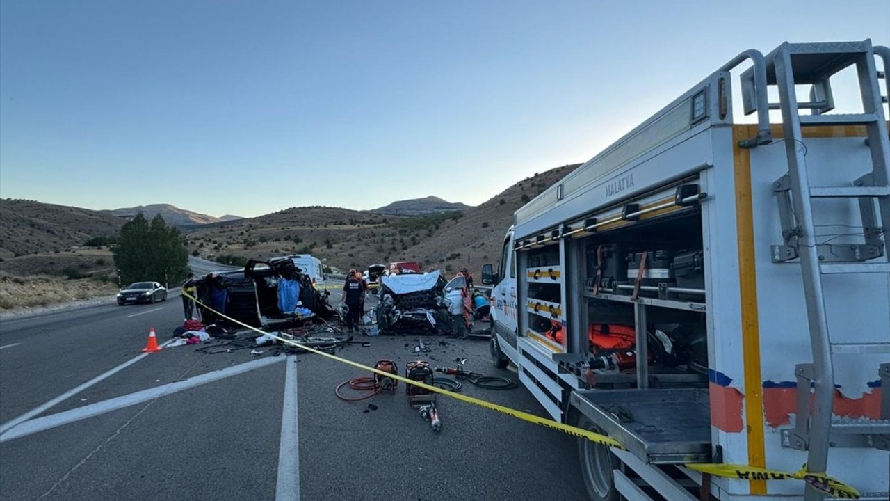 Malatya Akçadağ'da Trafik Kazası: 4 Ölü, 2 Yaralı