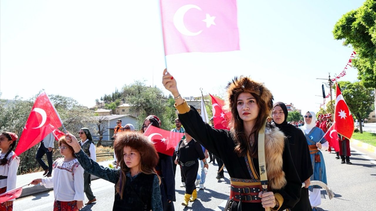 Malatya Darende'de 72'nci Zengibar Karakucak Güreş ve Kültür Festivali Başladı