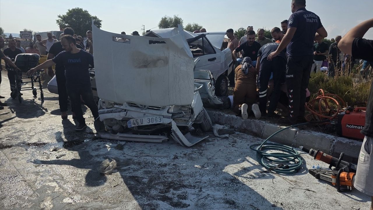 Manisa'da Feci Kaza: Karı Koca Hayatını Kaybetti, 1 Yaralı