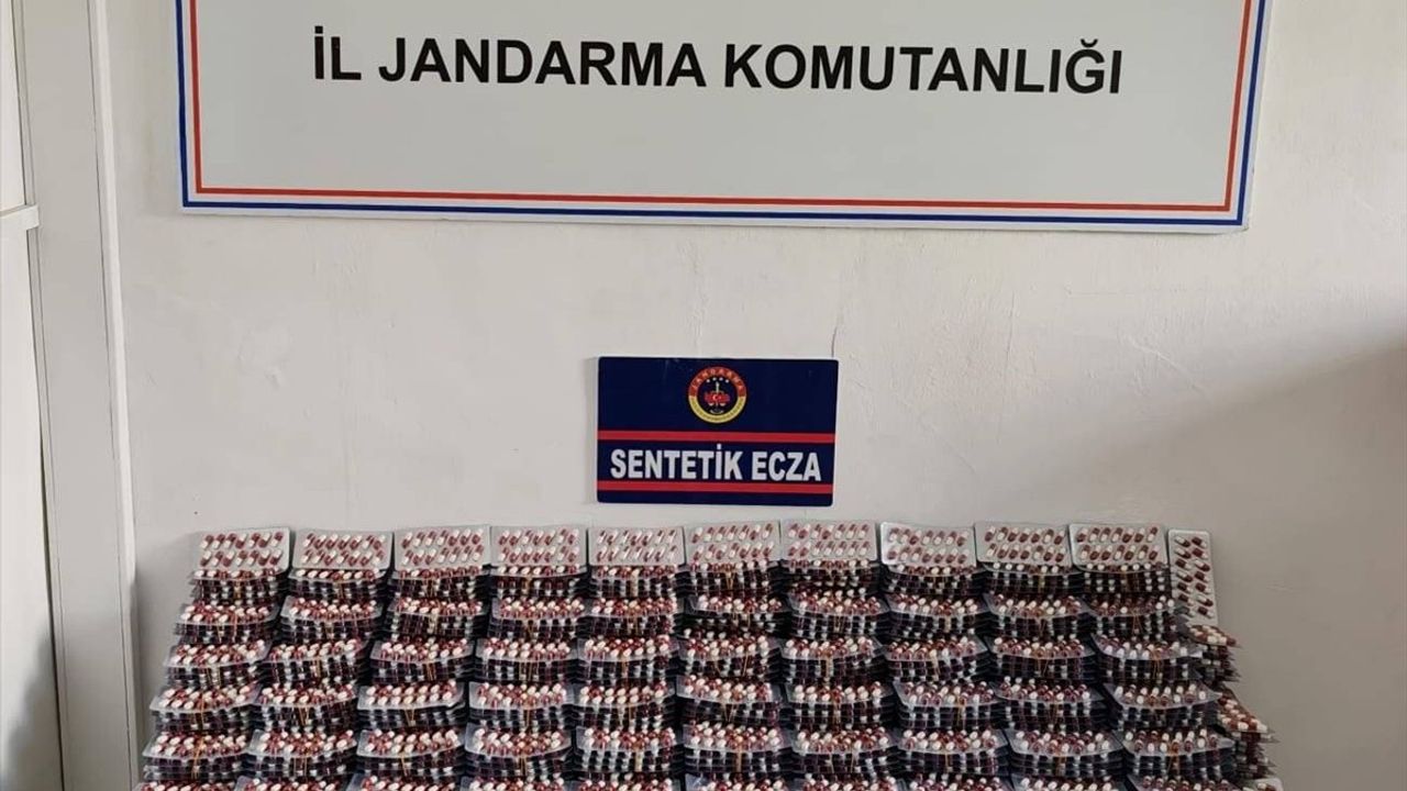 Manisa Şehzadeler'de 30 bin 400 Sentetik Hap Ele Geçirildi — 2 Şüpheli Tutuklandı