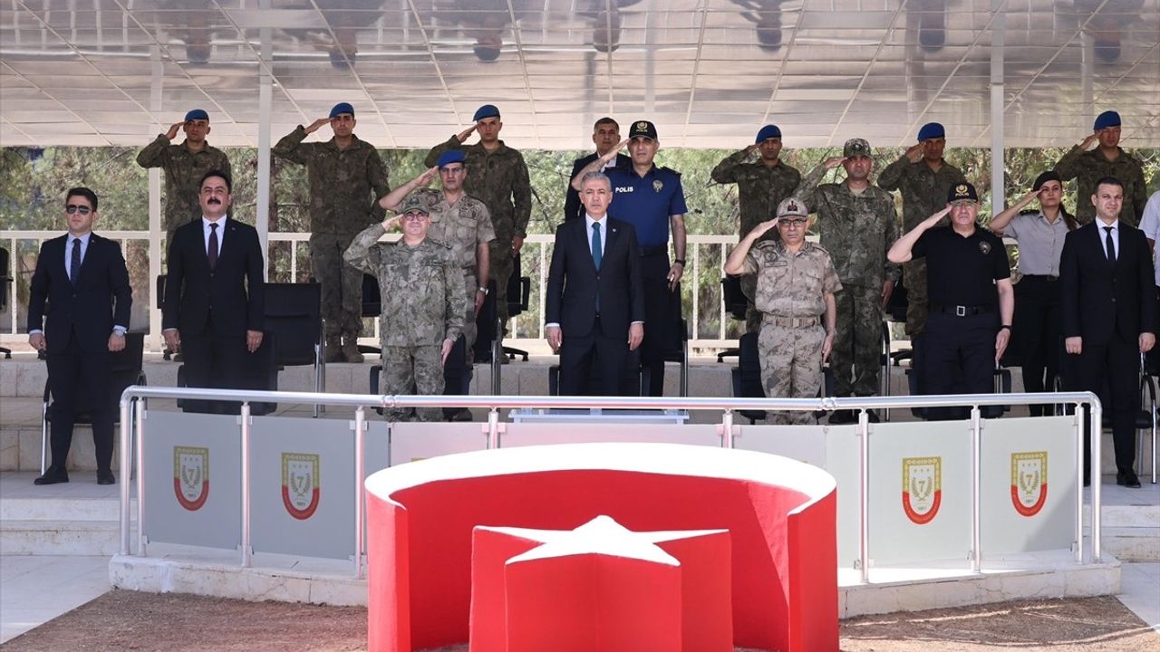 Mardin'de 4. Hudut Alayı'nda Komuta ve Sancak Devir Teslimi