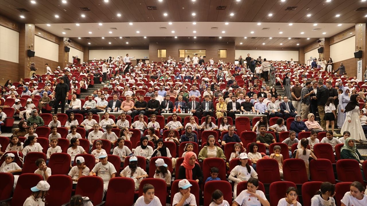 Mardin'de TÜGVA Yaz Okulları Kapanış Programı Düzenlendi