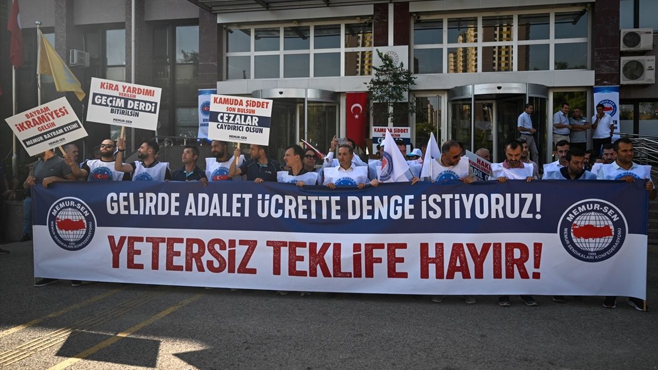 Memur Sendikalarından Zam Teklifine Tepki: 'Pazartesi İş Bırakma' Uyarısı