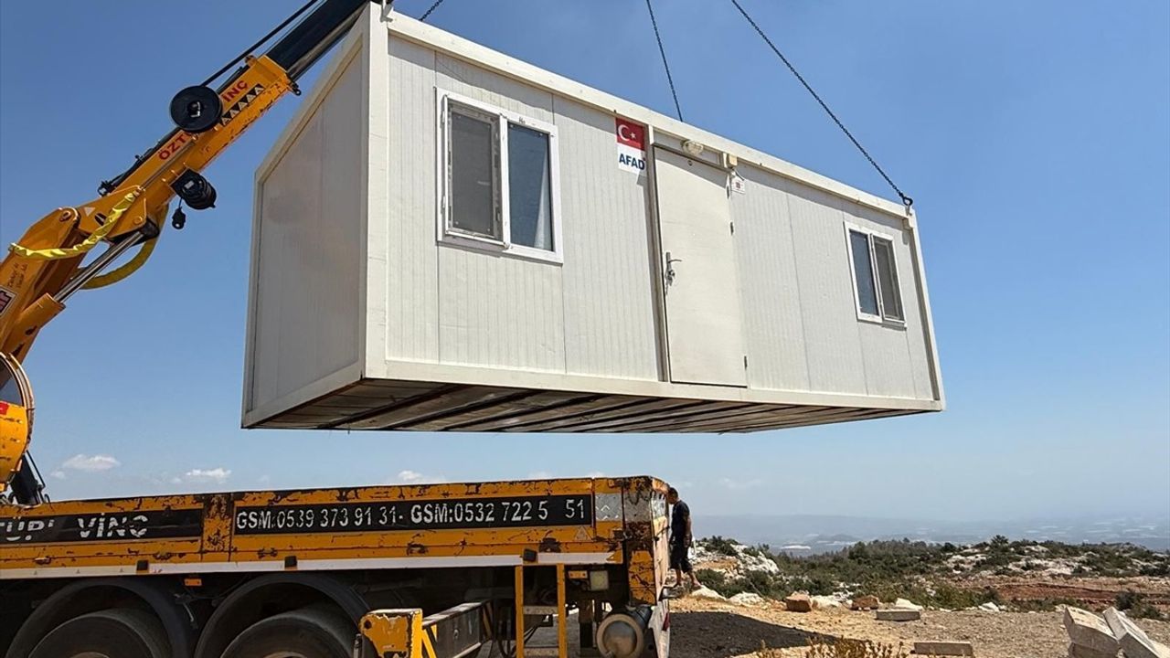 Mersin Silifke'de Yangın Mağdurlarına Konteyner Desteği