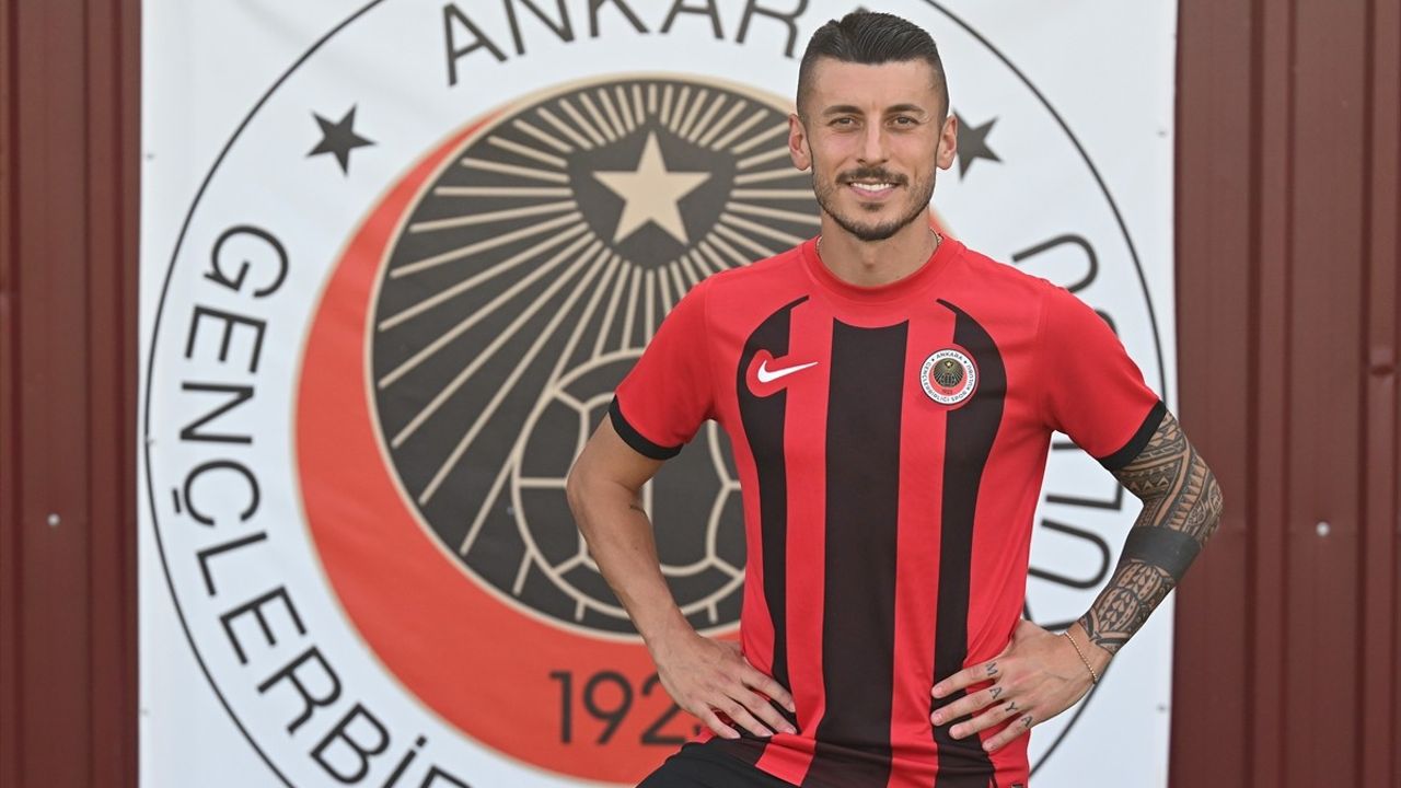 Metehan Mimaroğlu'ndan Gençlerbirliği'ne Arma Vurgusu: "Onur Verici"