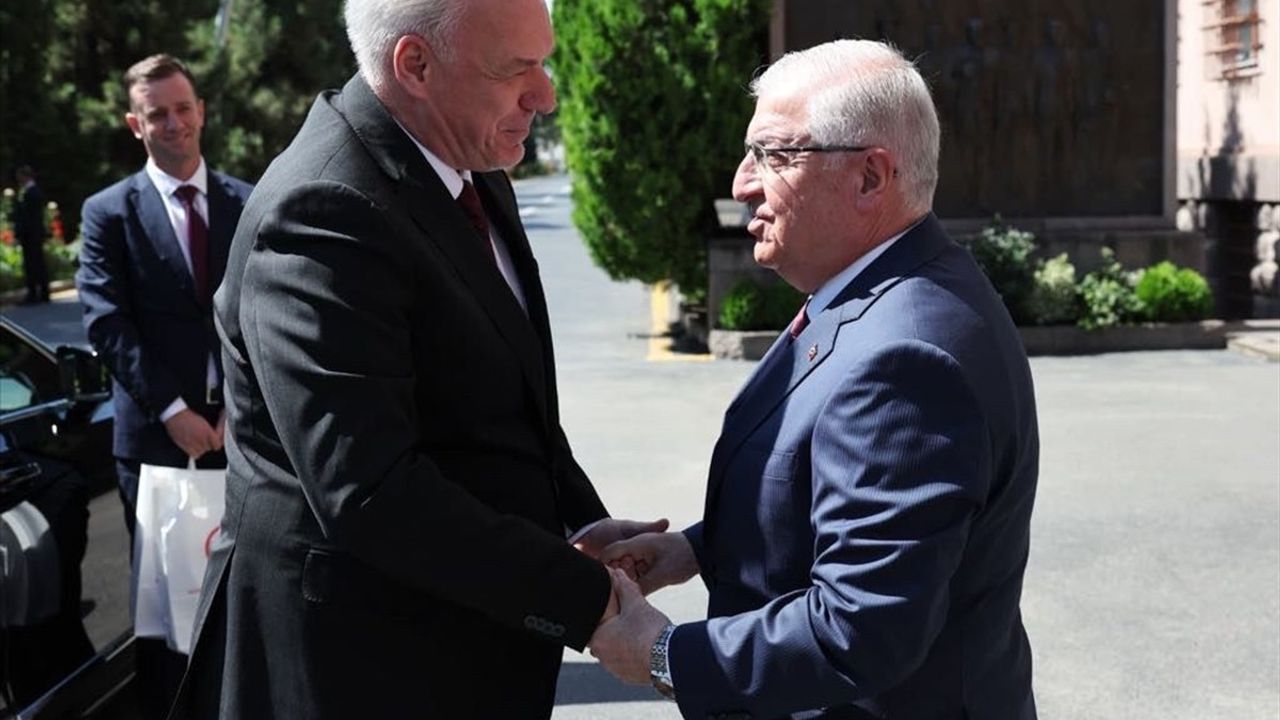 Milli Savunma Bakanı Güler, Kosova Bakanı Damka ile Görüştü