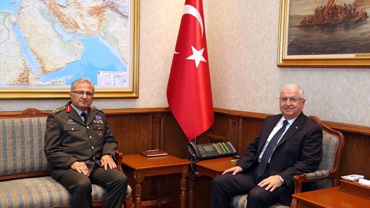 Milli Savunma Bakanı Yaşar Güler, Kara Kuvvetleri Komutanı Orgeneral Metin Tokel'i Kabul Etti