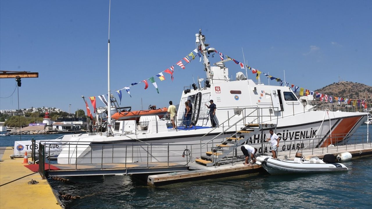 Muğla'da 30 Ağustos: Deniz Kuvvetleri Gemisi ve Sahil Güvenlik Botları Ziyarete Açıldı