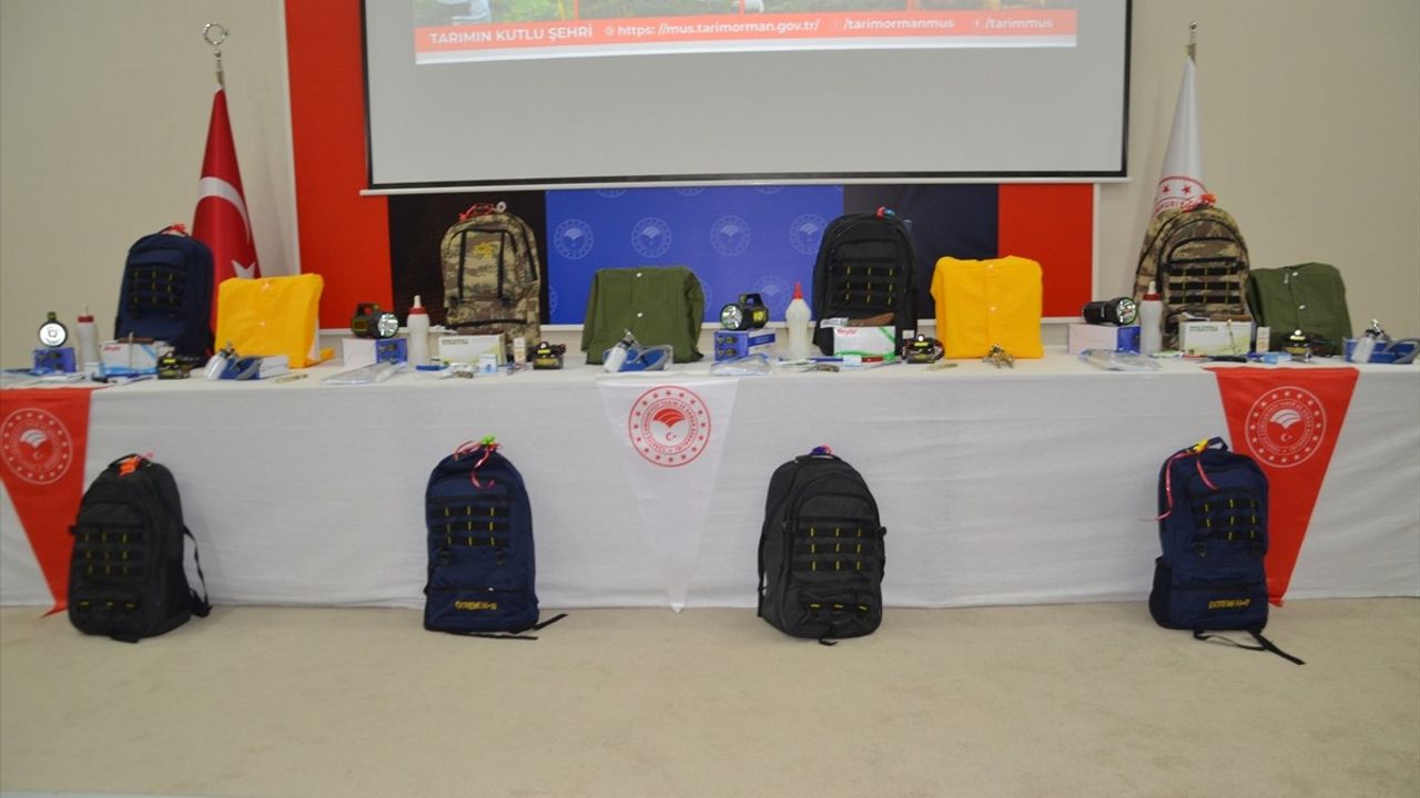 Muş'ta 400 Çobana Ekipman Çantası Dağıtıldı