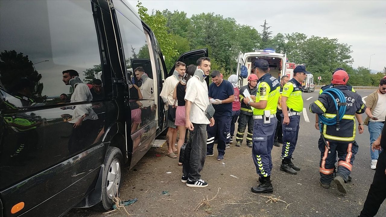 Müzisyen Çağan Şengül'ün Yer Aldığı Trafik Kazasında 7 Yaralı