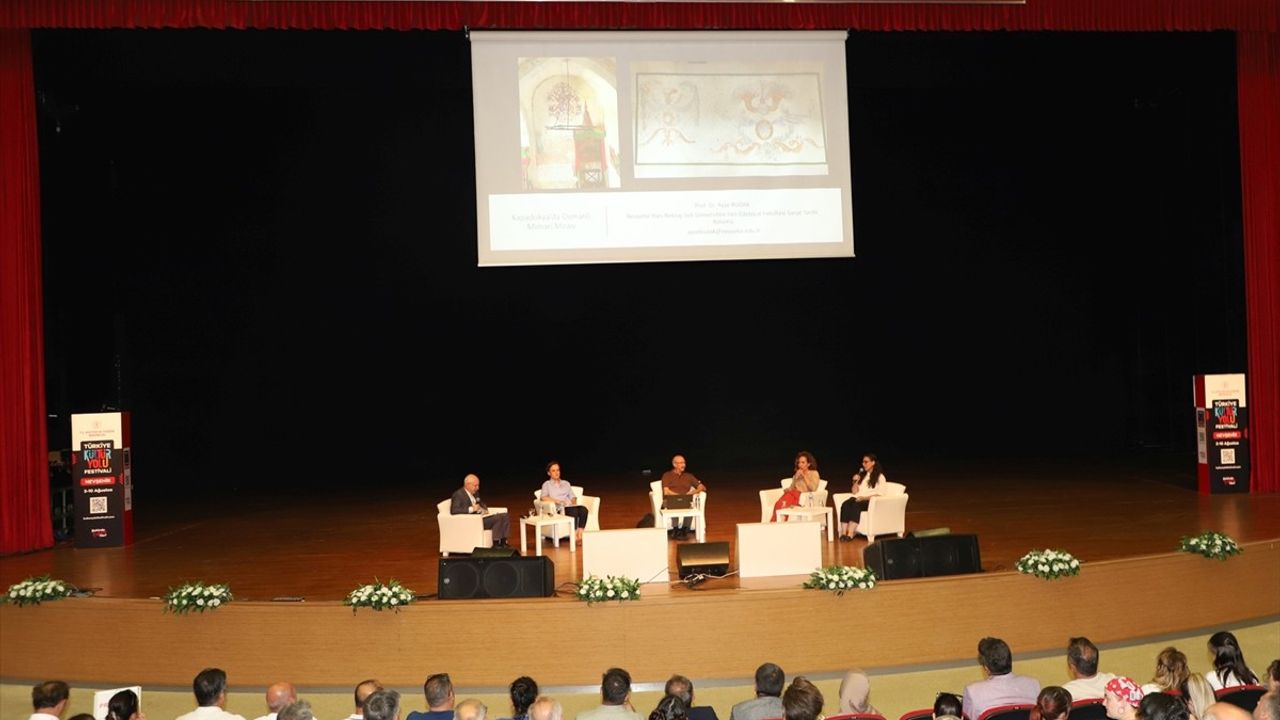 Nevşehir'de 'Tarih ve Hafıza' Söyleşisi Gerçekleştirildi