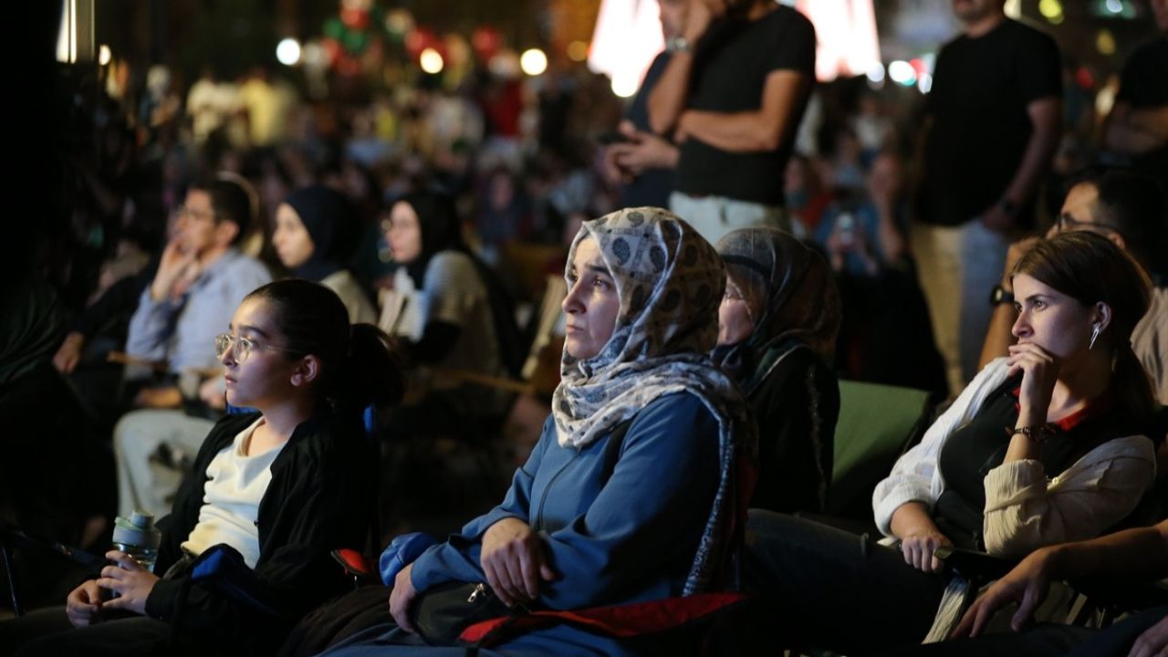 Niğde'de 'Sessiz Çığlık' Belgeseli Gösterildi — Minderli Sinema Günleri'nde Gazze'ye Destek