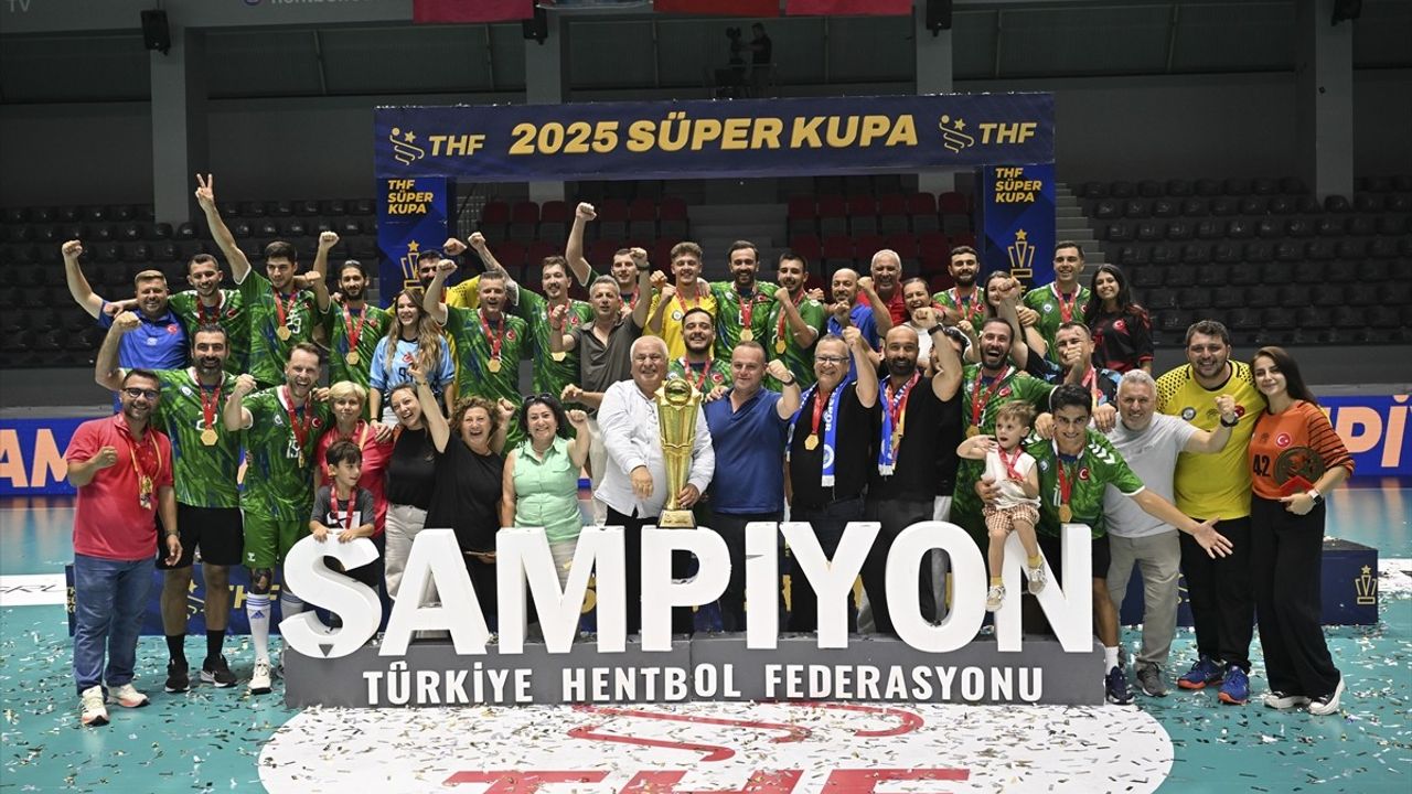 Nilüfer Belediyesi Hentbol Erkekler Süper Kupa'yı 37-36 Kazandı