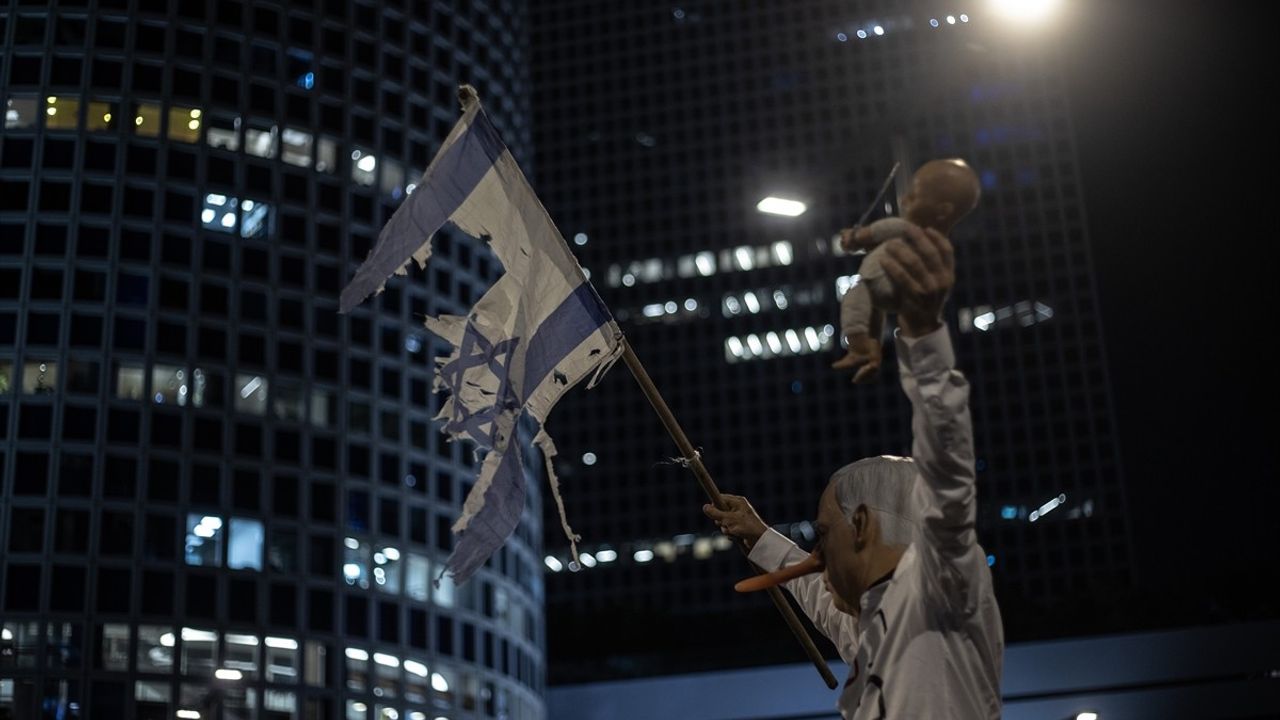 On Binler Netanyahu'yu Protesto Etti: Gazze İşgali ve 'Esir Takası' Talebi