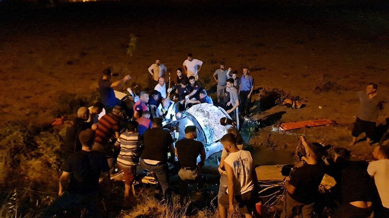 Osmaniye'de Devrilen Otomobilde 1 Kişi Hayatını Kaybetti, 1 Yaralı