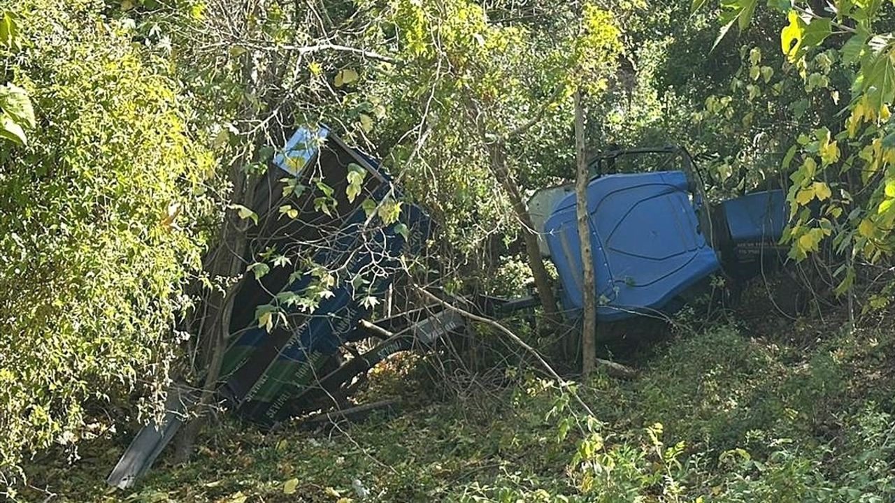 Osmaniye Düziçi'nde traktör uçuruma devrildi: 5 kişi yaralandı