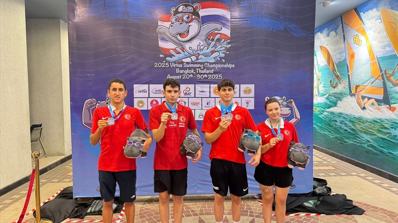 Otizm ve Mental Yüzme Takımı Tayland'da 11 Madalya Kazandı