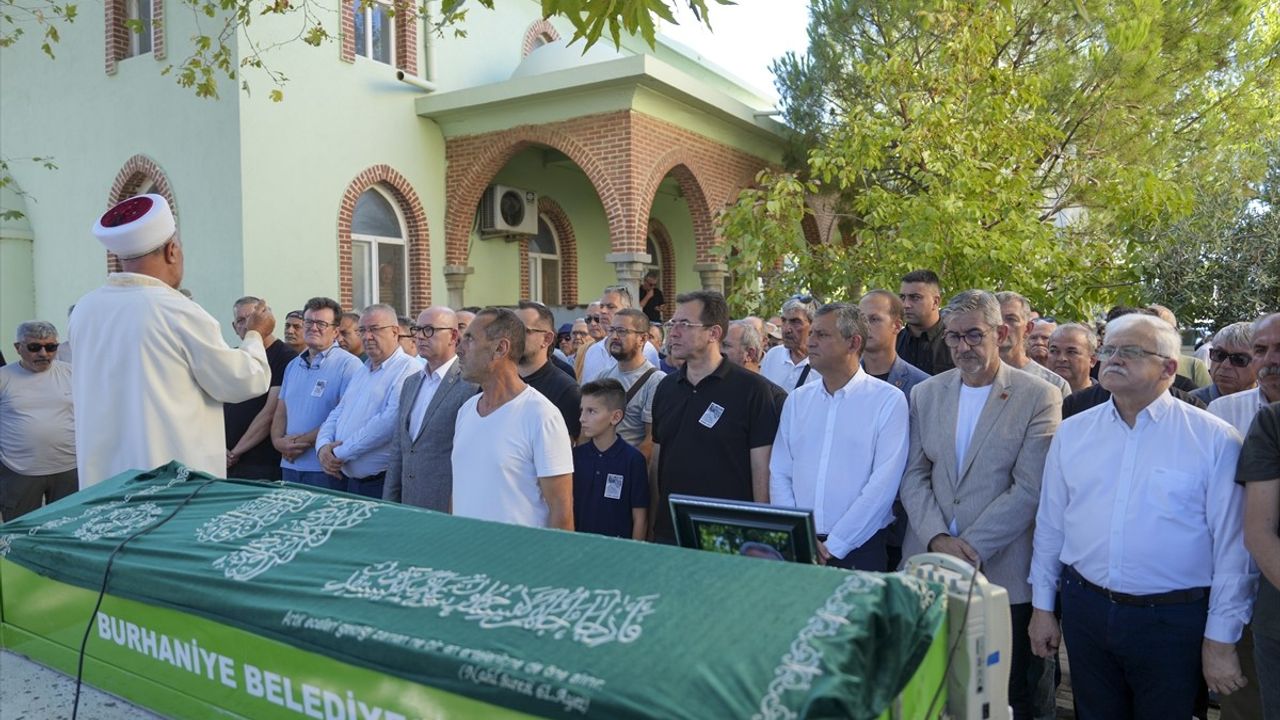 Özgür Özel Balıkesir'in Burhaniye İlçesinde: İlçe Ziyareti ve Cenaze Töreni