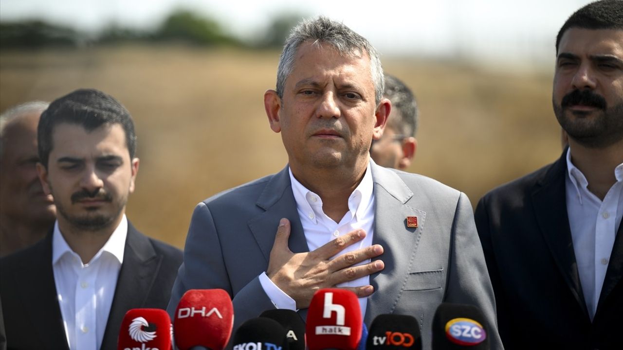 Özgür Özel'den Ekrem İmamoğlu'na cezaevi ziyareti