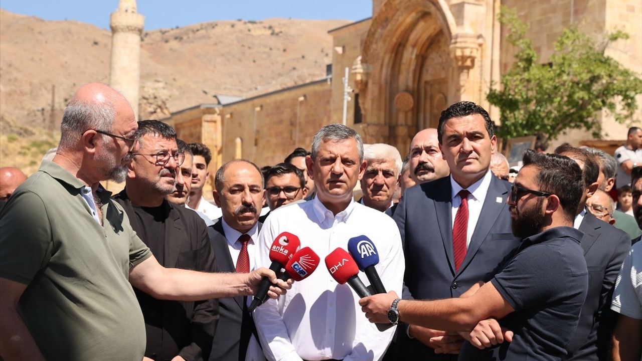 Özgür Özel'den TBMM Çağrısı: Gazze'de Soykırım ve İBB Soruşturması