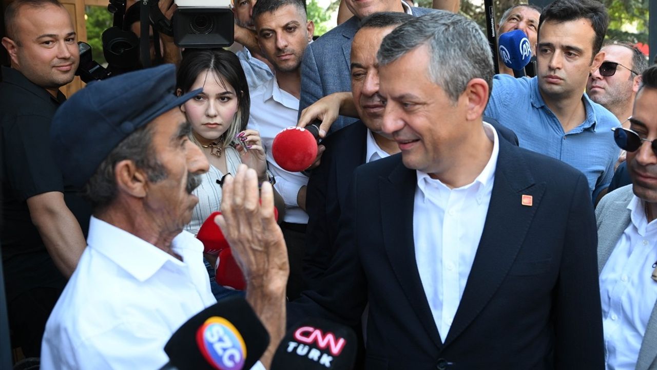 Özgür Özel, Kahramankazan'da Esnaf ve Vatandaşlarla Buluştu