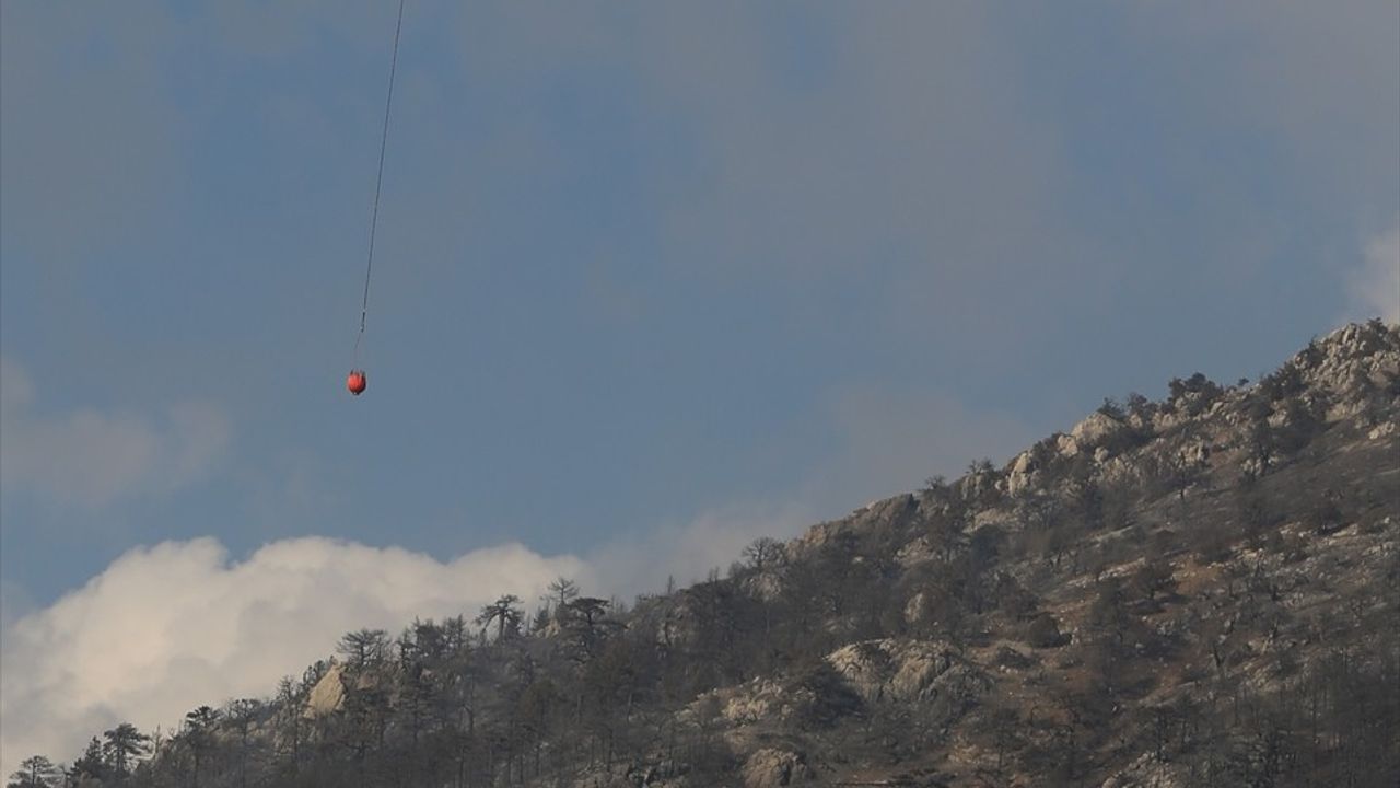 Pamukkale'de Honaz Dağı Etkili Orman Yangını Kontrol Altına Alındı