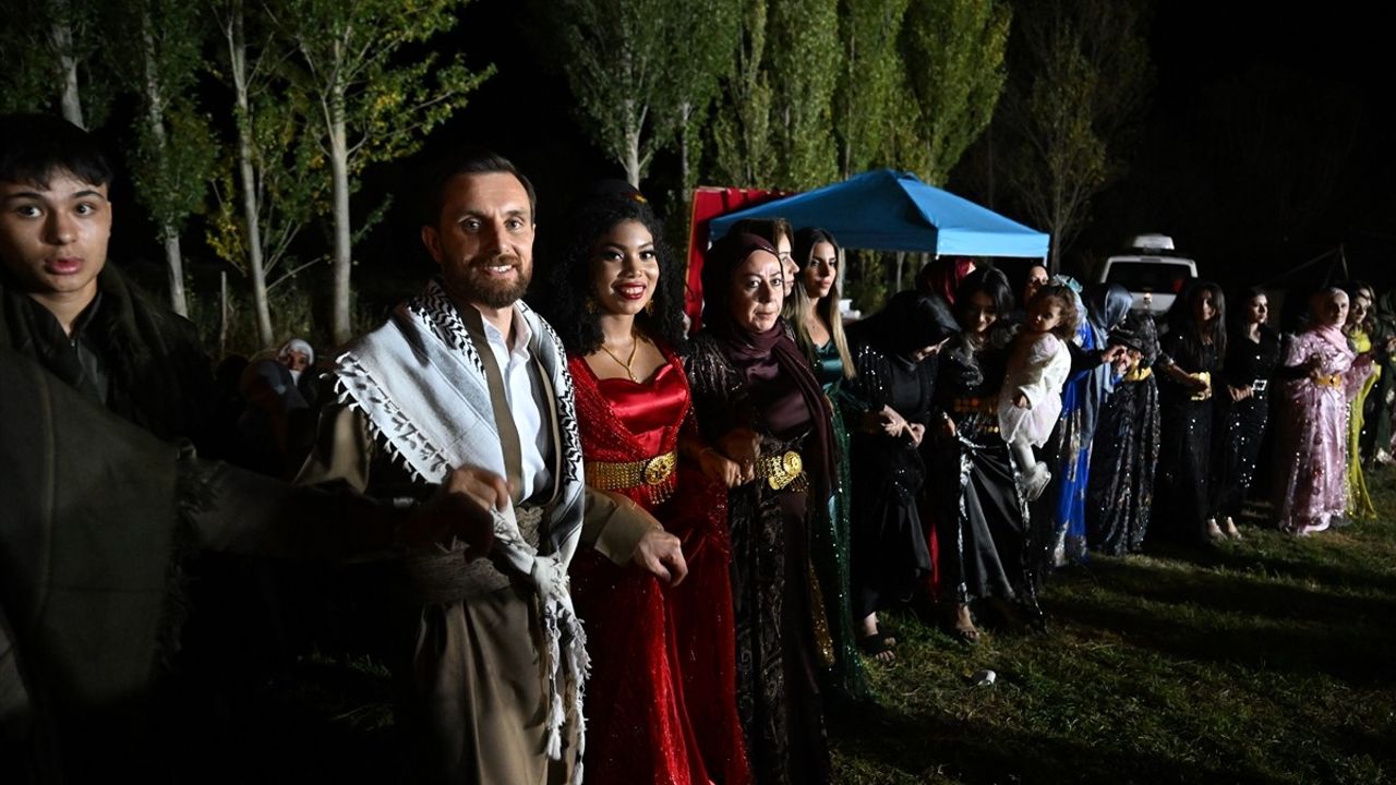 Panamalı Gelin Van'da Yöresel Törenle Harun Altair ile Dünya Evine Girdi