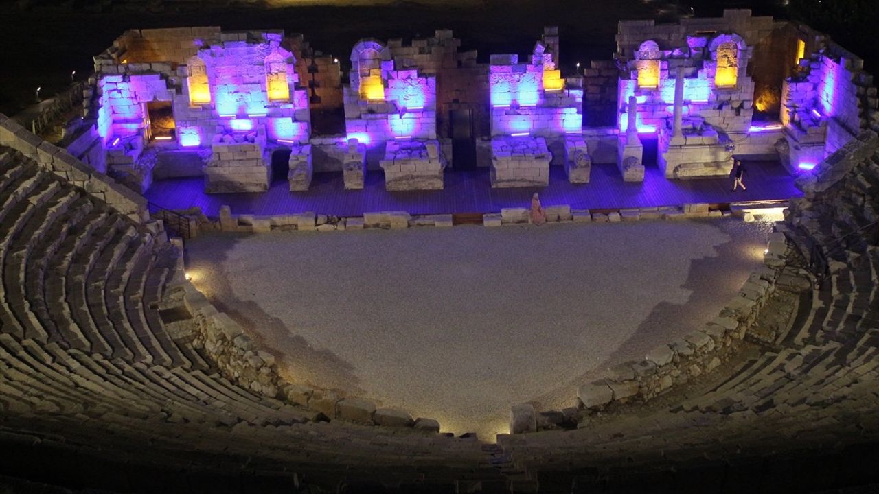 Patara Antik Kenti'nde Gece Müzeciliği: Işıklarla Tarihe Yolculuk