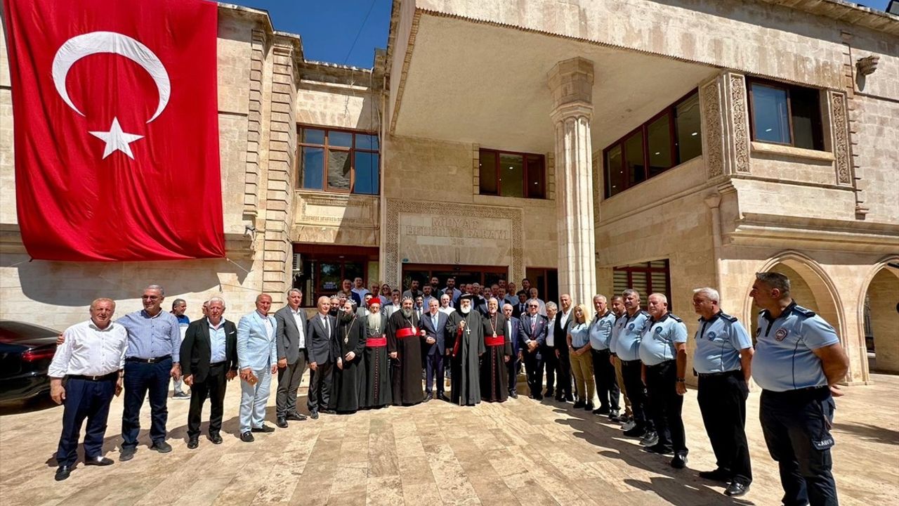 Patrik Mor İğnatius II. Efrem Kerim'den Midyat Belediye Başkanı Veysi Şahin'e Ziyaret