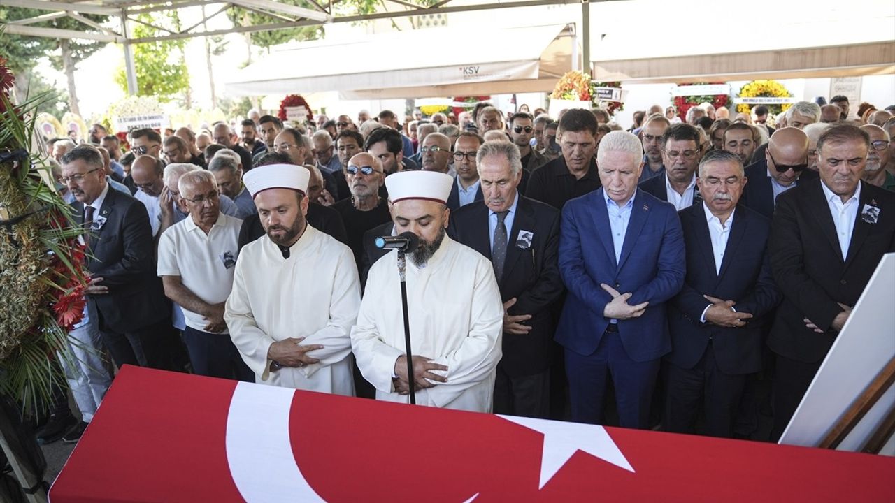 Prof. Dr. Metin Sözen İstanbul'da Son Yolculuğuna Uğurlandı