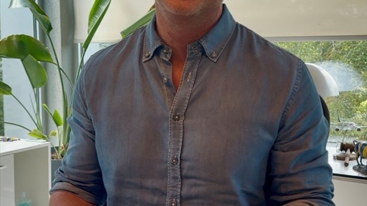 Sadettin Saran, Fenerbahçe Başkan Adaylığı İçin 500 İmzayı Teslim Etti