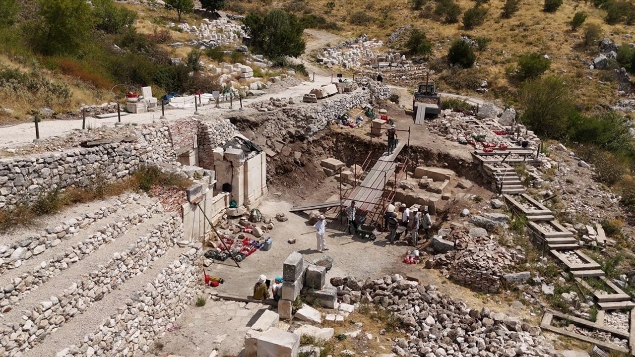 Sagalassos'ta Türkiye'nin Üçüncü Büyük Odeonu Gün Yüzüne Çıkıyor