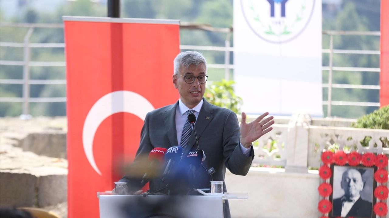 Sağlık Bakanı Memişoğlu, Ekrem Orhon'u Anma Törenine Katıldı