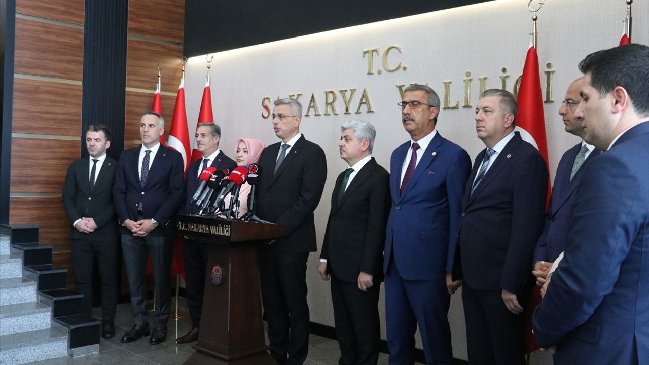 Sağlık Bakanı Memişoğlu Sakarya'da: 'Gazze'deki çocuk da o' vurgusu