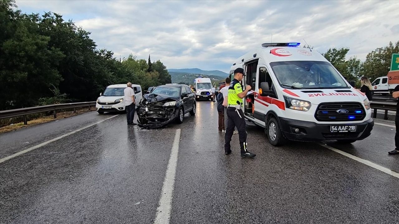Sakarya'da Zincirleme Trafik Kazası: 10 Yaralı