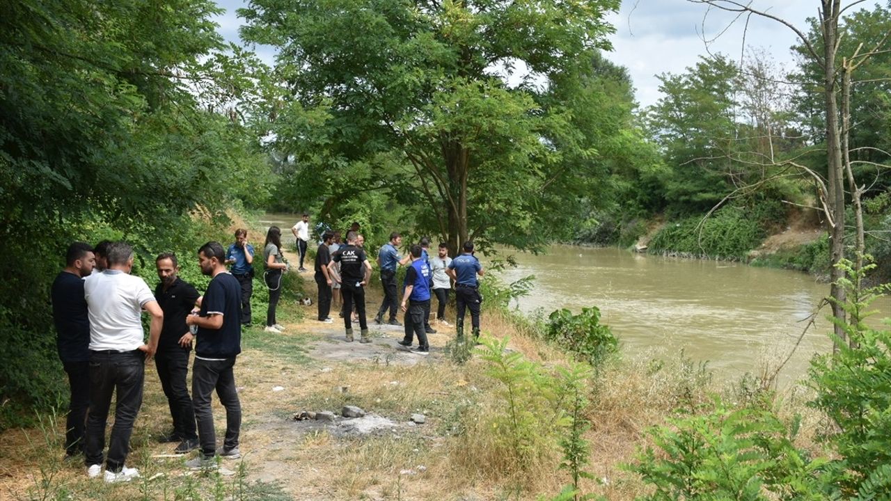 Sakarya Nehri'nde Kaybolan Genç G.S.'nin Cesedine Ulaşıldı