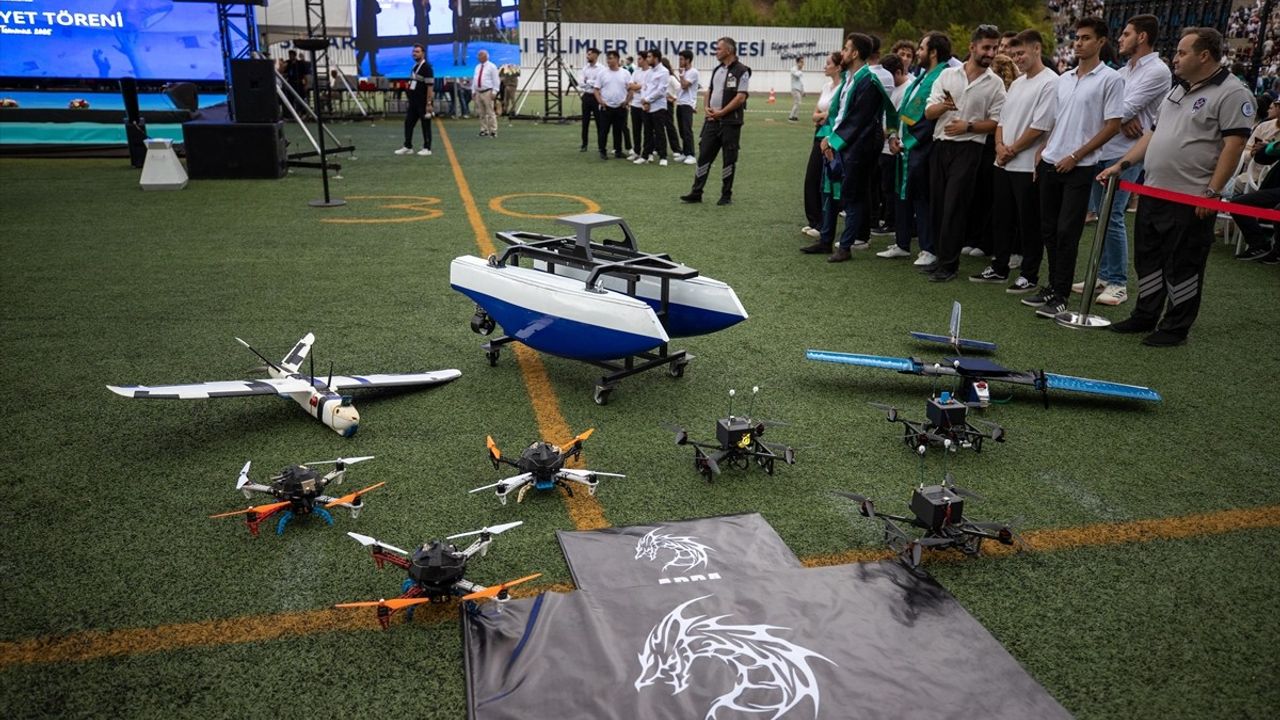 Sakarya Uygulamalı Bilimler Üniversitesi'nde 3 Bin 263 Öğrenci Mezuniyet Heyecanı Yaşadı