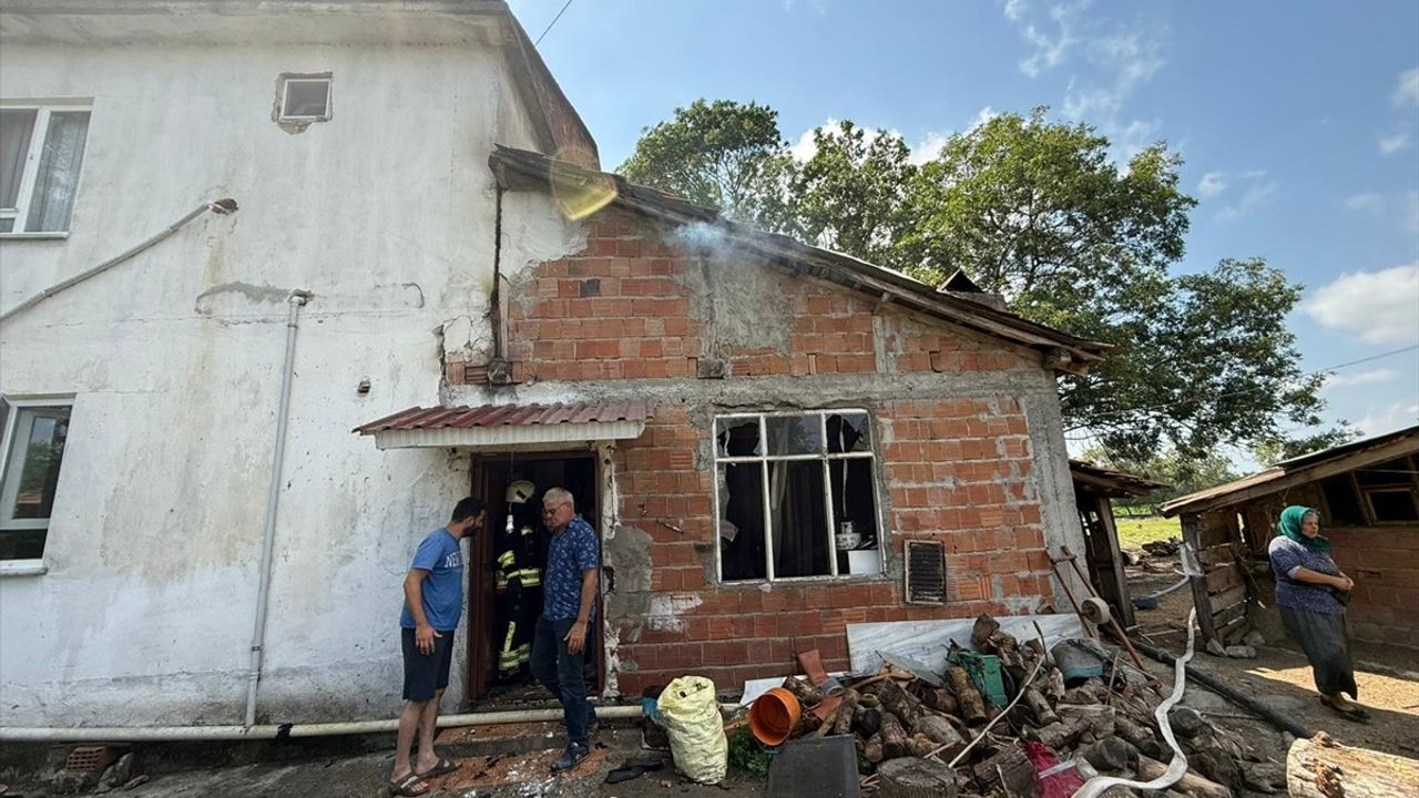 Samsun Bafra'da Tüp Patlaması Yangın Çıkardı: 3 Kişi Hastaneye Kaldırıldı