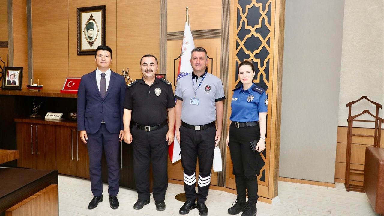 Samsun'da 780 Bin Liralık Dolandırıcılığı Önleyen Güvenlik Görevlisine Ödül