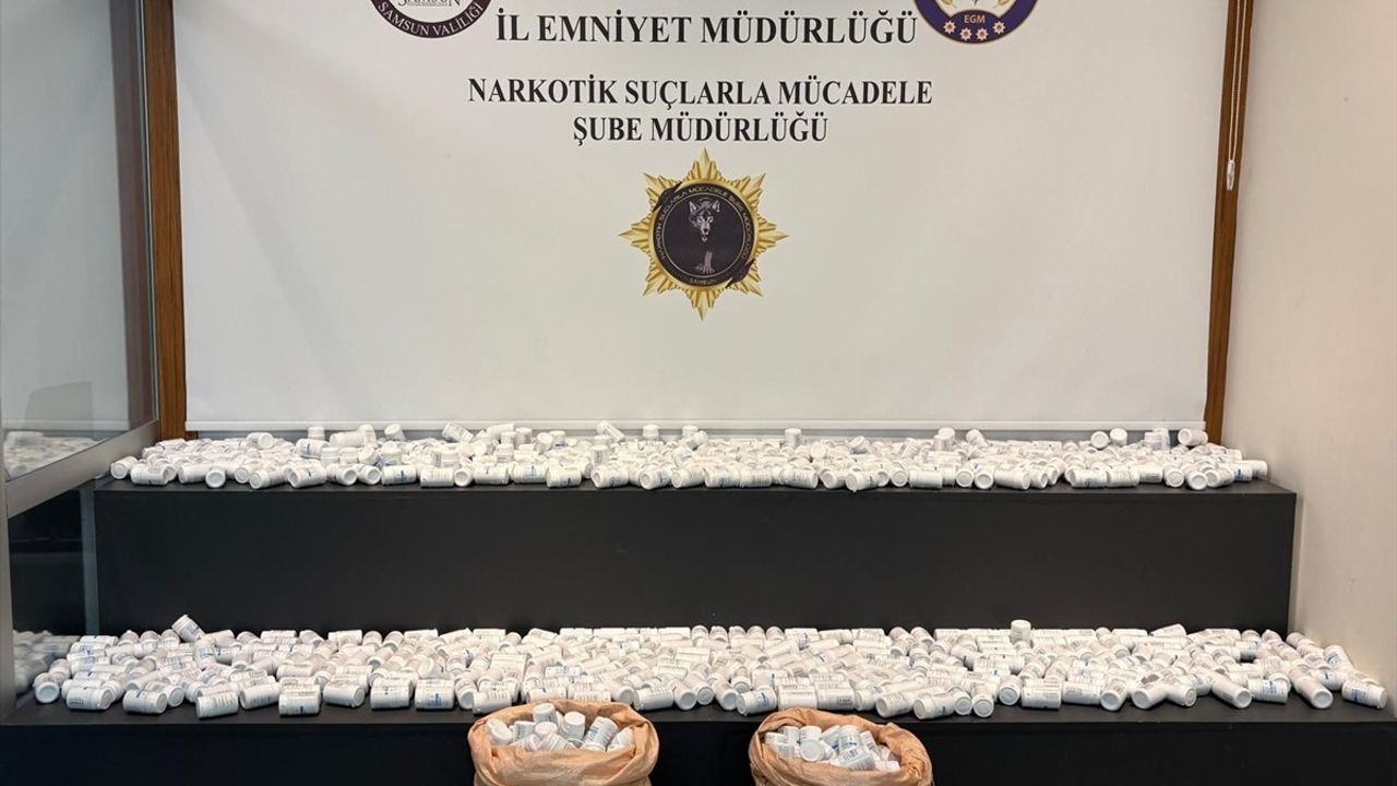 Samsun'da Ahıra Saklanan 53 bin 872 Sentetik Ecza Hapı Ele Geçirildi