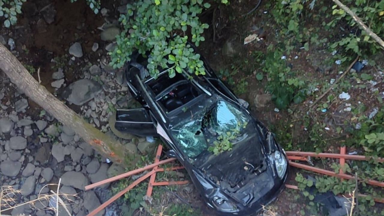 Samsun'da Köprüden Düşen Araçta Çocuk Hayatını Kaybetti