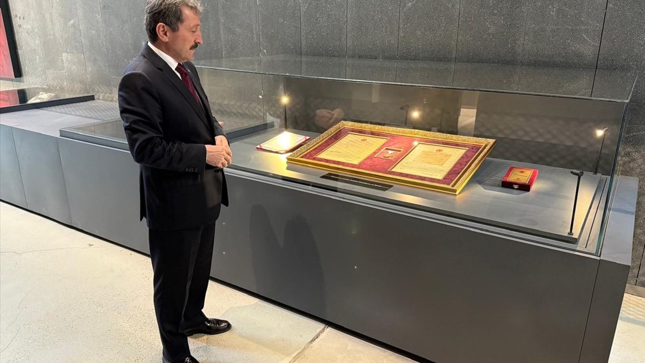 Samsun'un 101 Yıl Sonra Kavuştuğu İstiklal Madalyası Müzede Sergileniyor