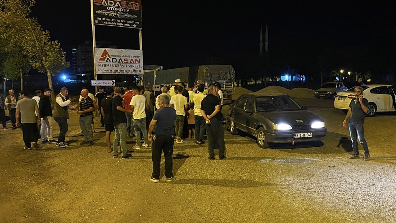 Şanlıurfa'da Otomobil ile Motosiklet Çarpıştı: 3 Yaralı