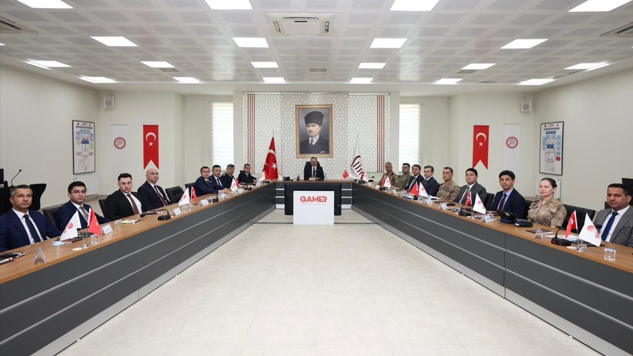 Siirt'te Asayiş ve Güvenlik Değerlendirme Toplantısı Yapıldı