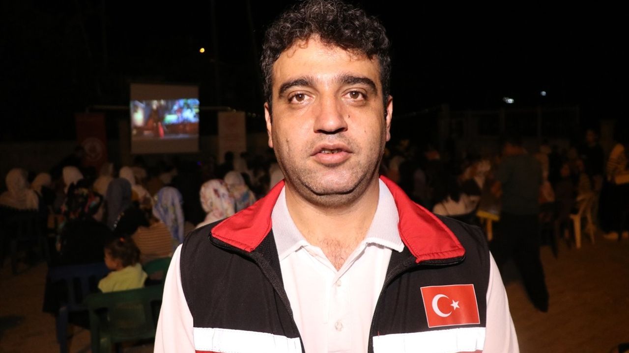 Siirt'te 'Yıldızların Altında' Açık Hava Köy Sineması Başladı