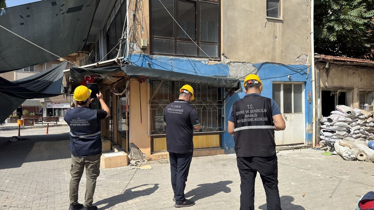 Sındırgı'da 6,1'lik Deprem: Hasar Tespitlerinin %80'i Tamamlandı