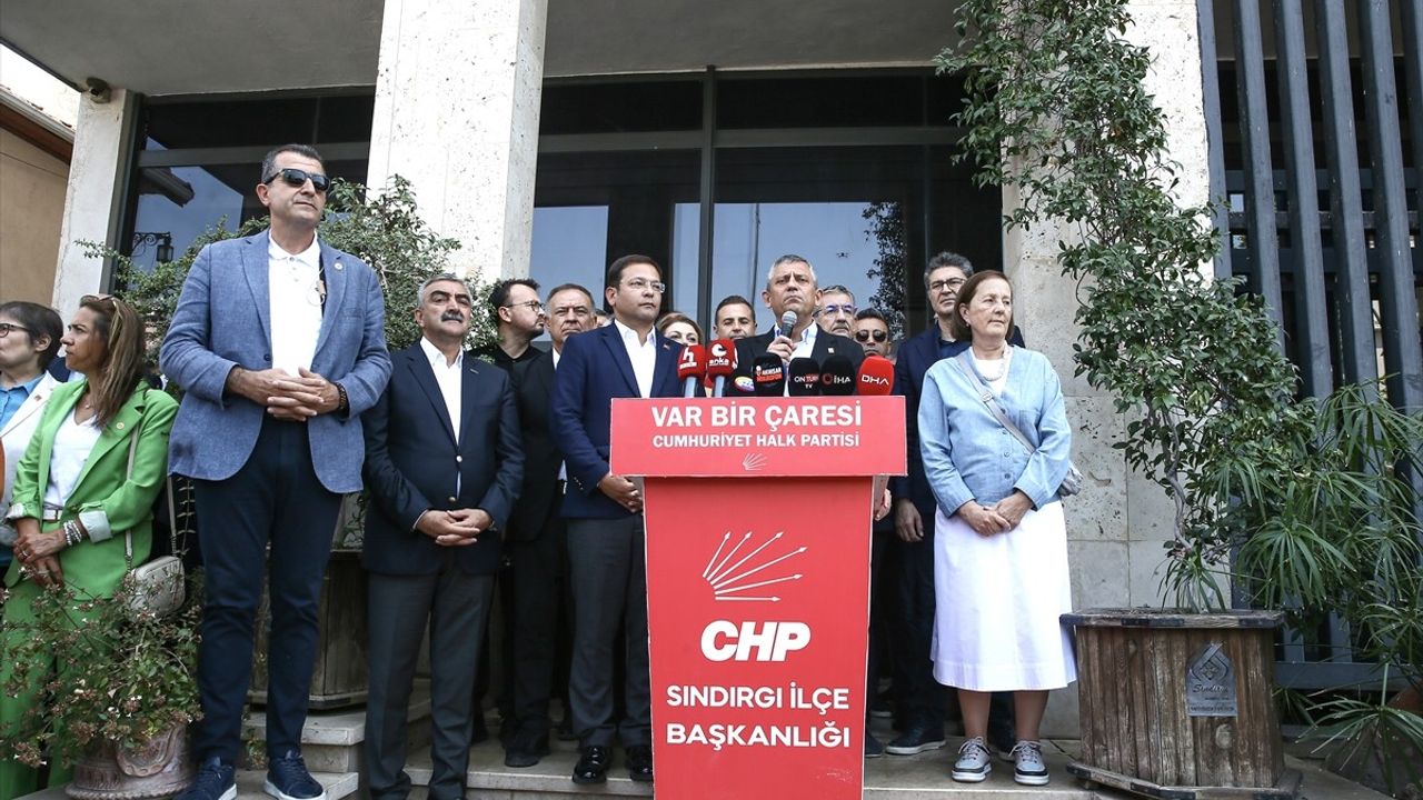 Sındırgı'da 6,1'lik Deprem: Özgür Özel'den 'Afet Bölgesi' İlanı Talebi